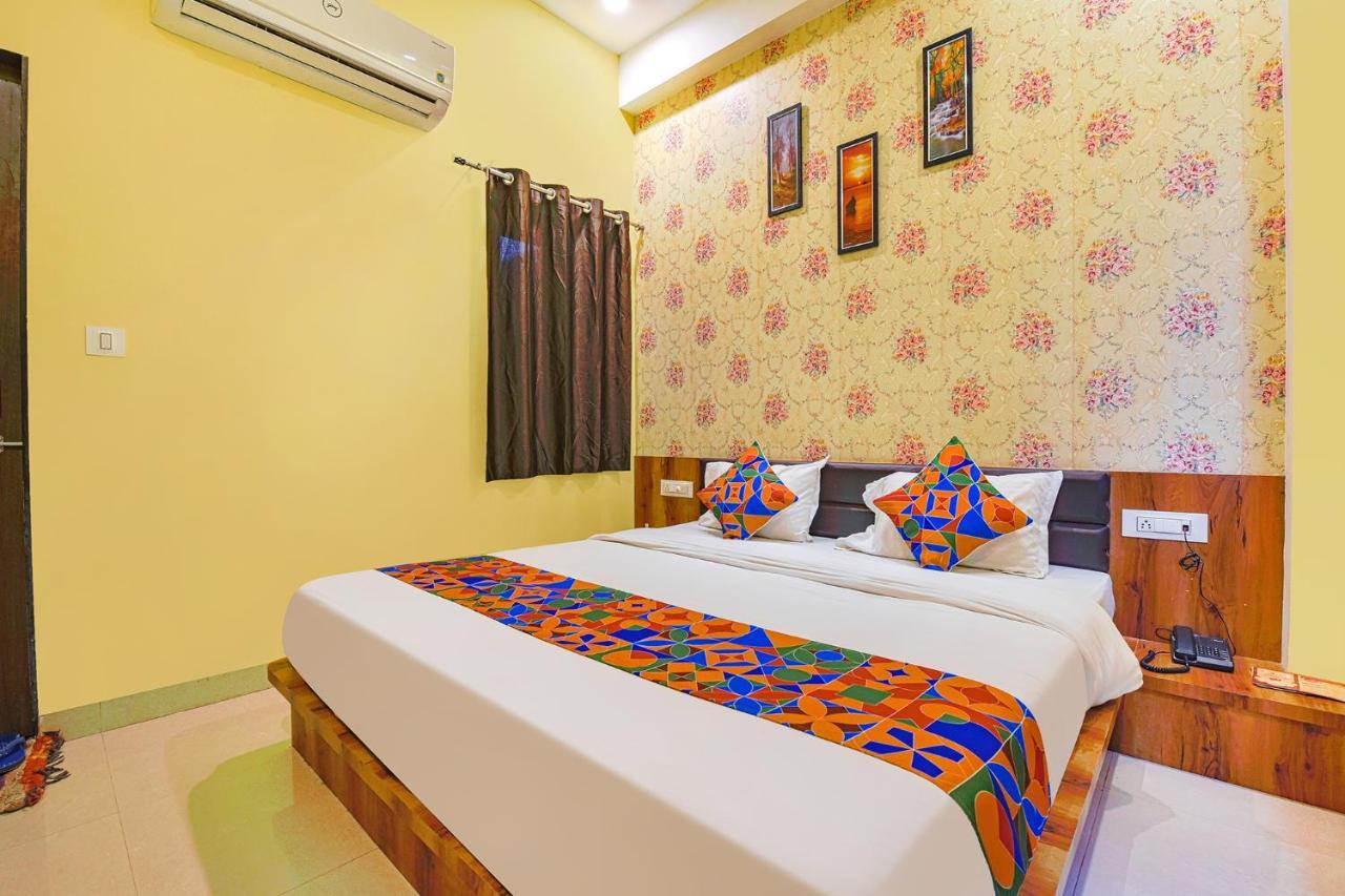 Hotel Fabhotel Lotus 3*