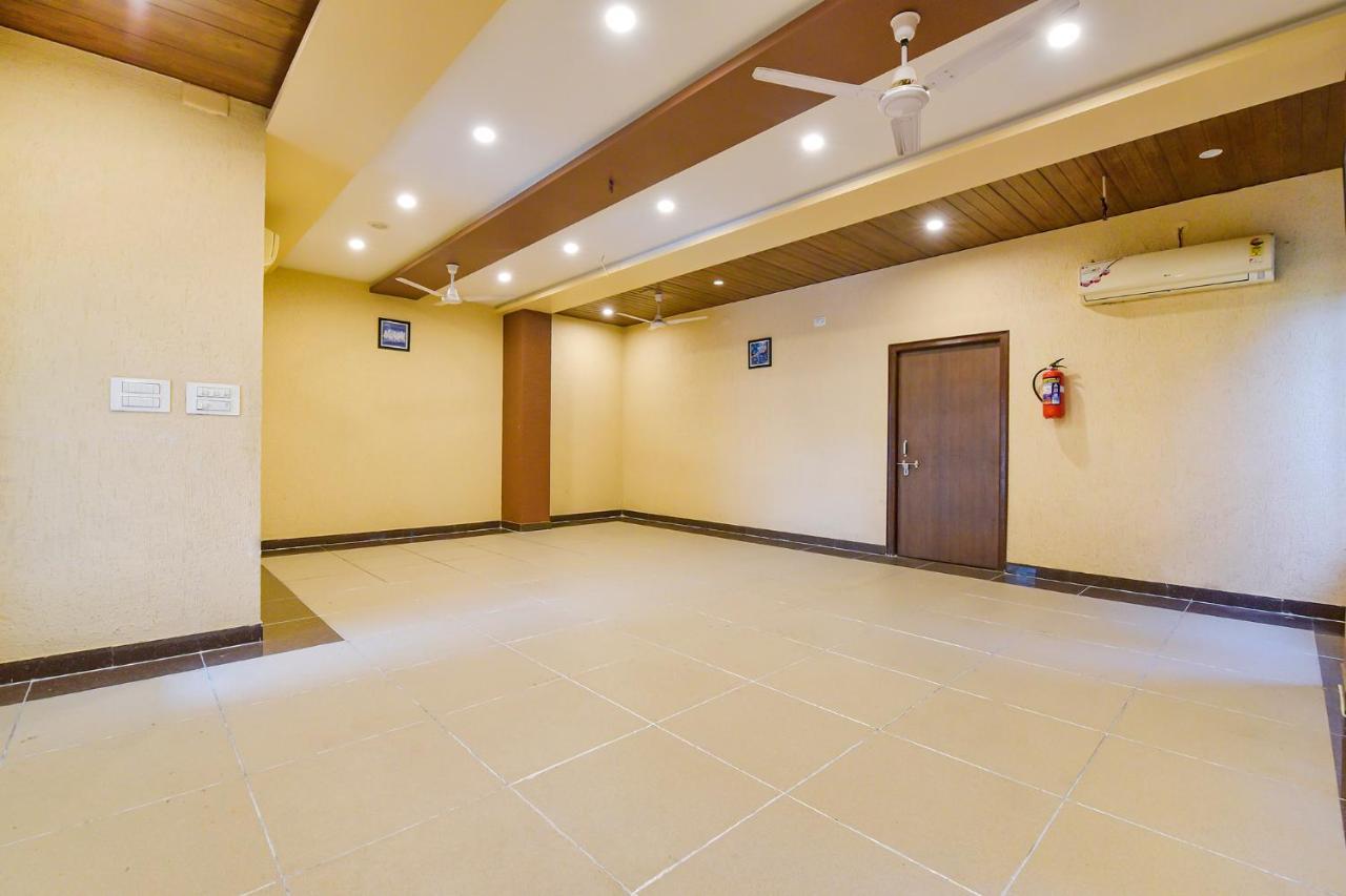 Fabhotel Lotus 3*